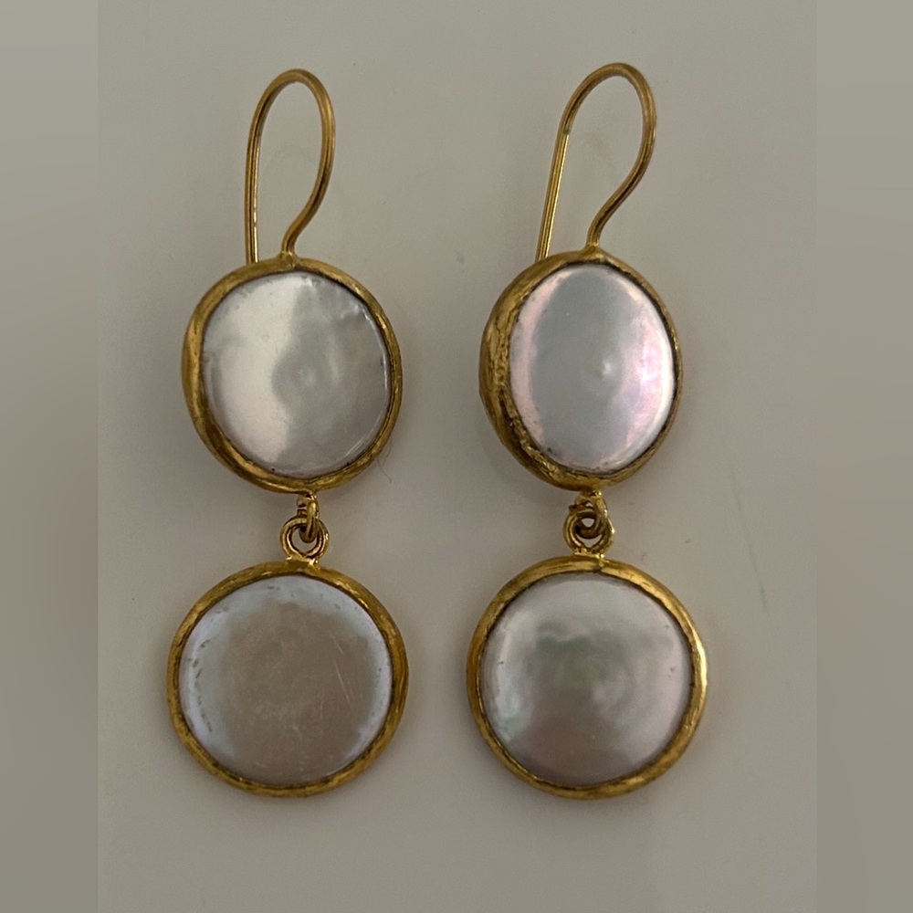 Beautiful 14k Gold Filled Over Silver Freshwater Pearl Drop Earring.
